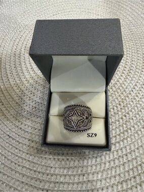 Sterling Silver Star Pattern Wide Band Ring - Size 9